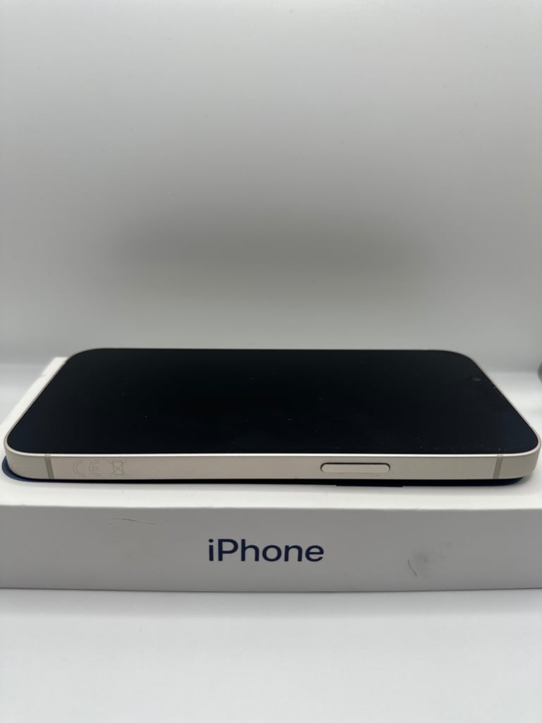 PRISTINE: Apple iPhone 13, 128gb, White (UNLOCKED)