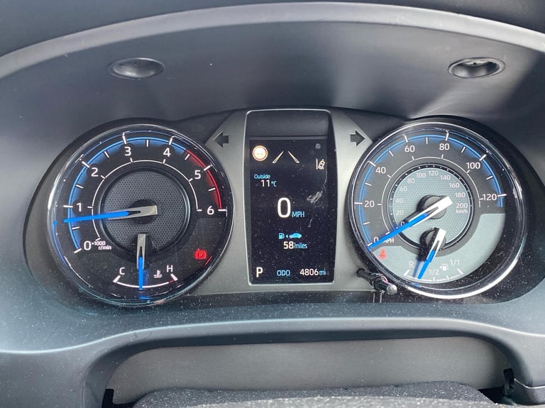 2025 Toyota Hilux Invincible X D/Cab Pick Up 2.8 Hybrid 48V Auto Double Cab Pick-up Diesel Automatic