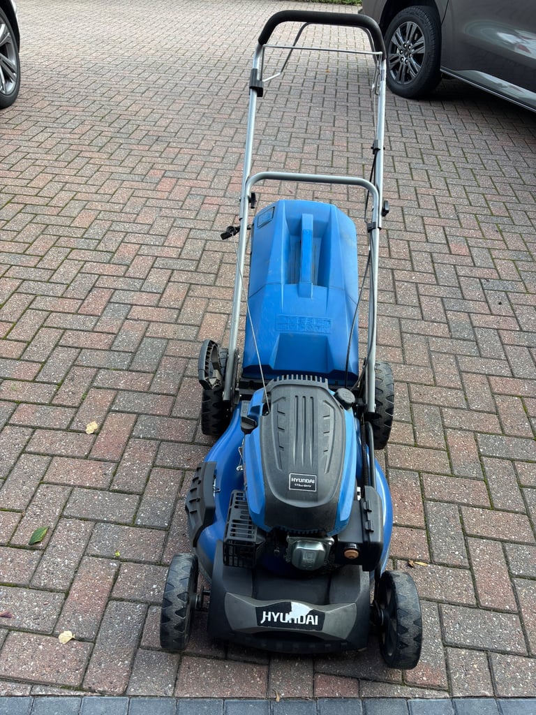 Hyundai HYM510SP Self - Propelled Petrol Lawnmower