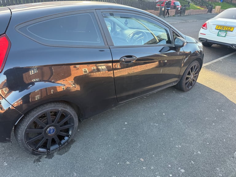 Ford, FIESTA, Hatchback, 2014, Manual, 1241 (cc), 3 doors