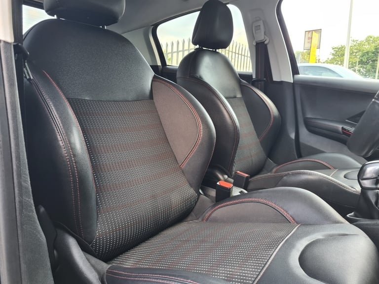 Peugeot 208 BLUE HDI GT LINE 1.6