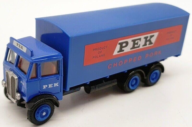 image for MODEL RAILWAY ACCESSORY AEC Matador Lorry