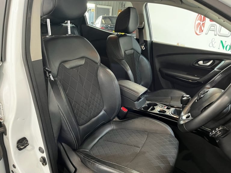 2019 Renault Kadjar 1.3 TCe Iconic SUV 5dr Petrol Manual Euro 6 (s/s) (140 ps) HATCHBACK Petrol M...