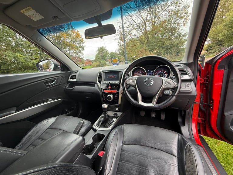 2016 16 SSANGYONG TIVOLI 1.6D EX FULL HISTORY MINT LEATHER MOT 10/26 PX SWAPS