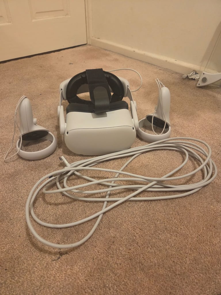 image for Oculus / Meta quest 2 128gb VR with accessories
