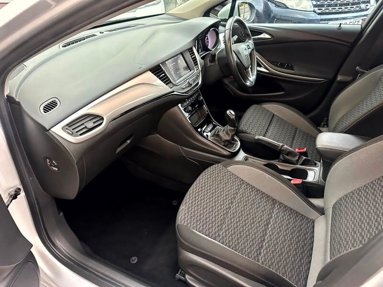 Vauxhall Astra SRI -6 SPEED, ONLY 66159 MILES, LANE ASSIST, REAR PARKING SENSORS
