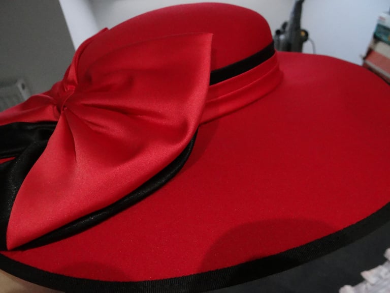  BNWT/WORN WEDDING OUTFITS&HATS/PARTY DRESSES,SKIRTS,TOPS,TROUSERS COATS MIXED SIZES FROM 10 UPTO 24