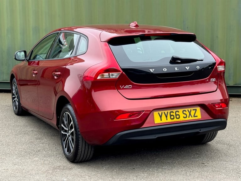 2016 Volvo V40 2.0 D2 Momentum Nav Plus Hatchback 5dr Diesel Manual Euro 6 (s/s) (120 ps) Hatchba...