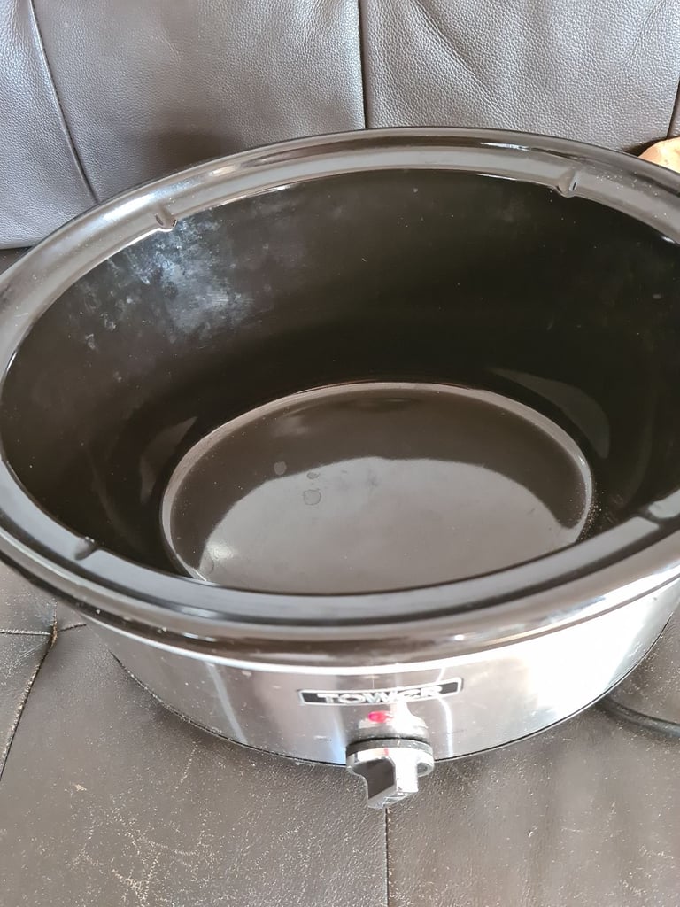 New Large Tower Slow Cook pot 