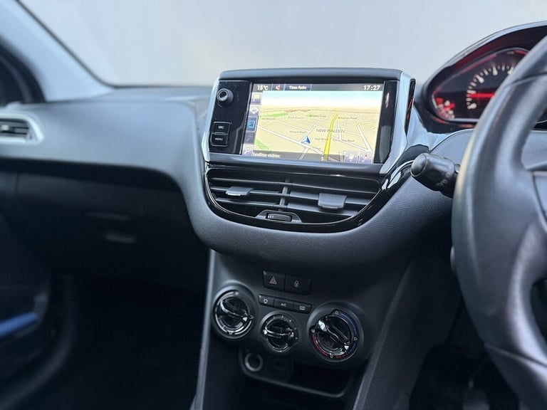 2015 Peugeot 208 1.2 VTi Style 3dr HATCHBACK PETROL Manual