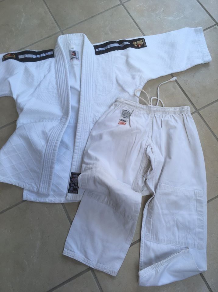 image for KIDS MARTIAL ARTS SUIT - SIZE 1/140