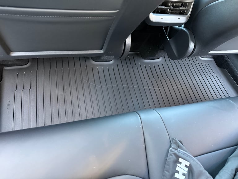Original Tesla Model Y set of rubber mats - x5