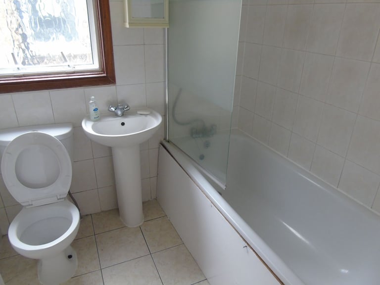 THE BEST 3 BEDROOM HOUSE FOR RENT IN WALTHAMSTOW!  located next station E17