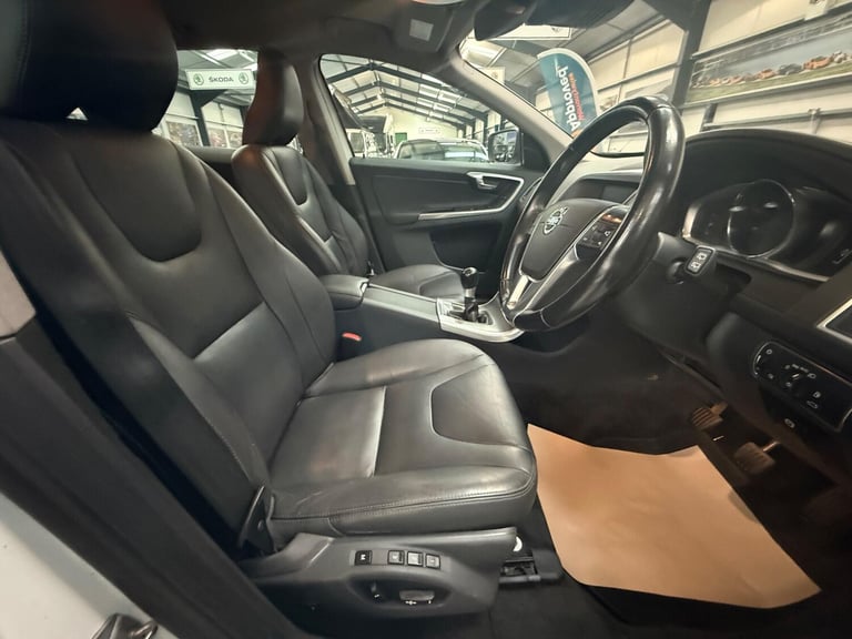 2015 Volvo XC60 2.4 D5 SE Lux Nav AWD Euro 6 (s/s) 5dr ESTATE Diesel Manual