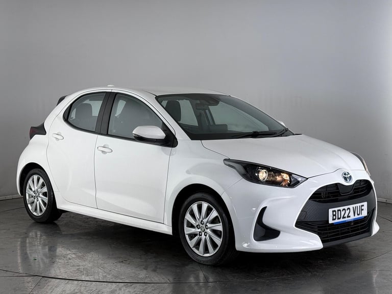 image for  Toyota Yaris 1.5 VVT-h Icon E-CVT Euro 6 (s/s) 5dr Petrol/Electric Hybrid Automatic