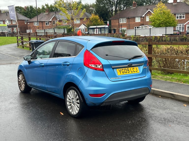 2009 Ford Fiesta 1.4 Titanium 5dr Auto HATCHBACK Petrol Automatic