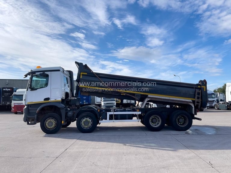 2017 (17) MERCEDES-BENZ AROCS 3240K TIPPER