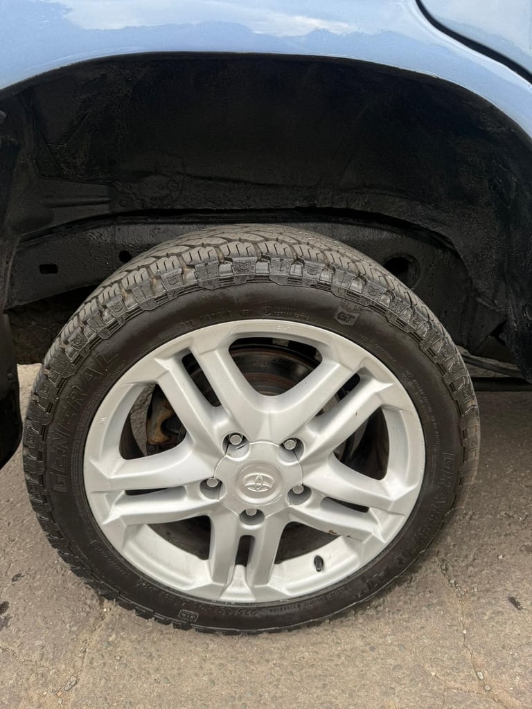 Toyota Land Cruiser v8