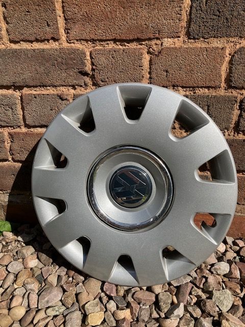 Volkwagen wheel trim chrome centre ring Part No 3B0 601 147 – 15” wheel