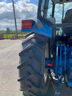 image for FORD NEW HOLLAND TRACTOR 