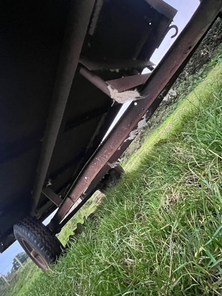 Farm tractor trailer 