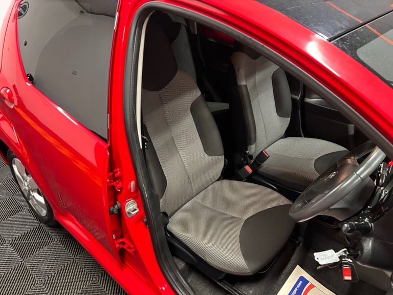 2013 Toyota AYGO 1.0 VVT-i Move with Style 5dr HATCHBACK Petrol Manual