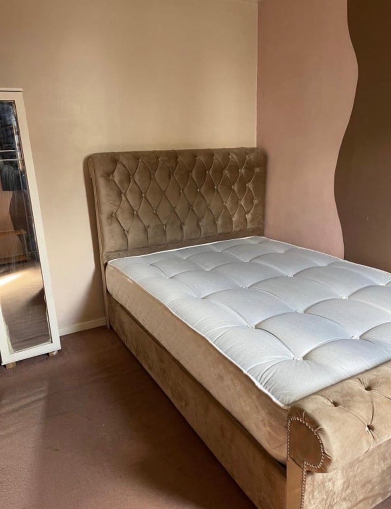 Big double room for rent 