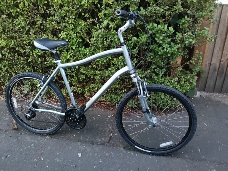 Large mens bike will suit a taller person 