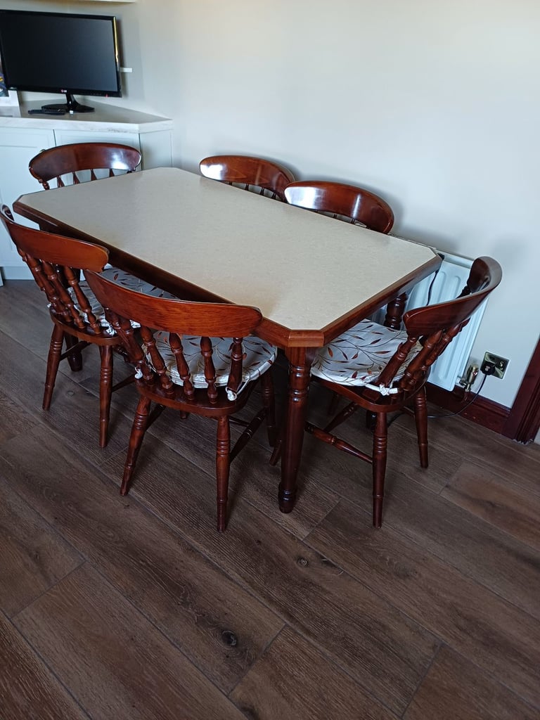 Kitchen table and 6 chairs | in Londonderry, County Londonderry | Gumtree