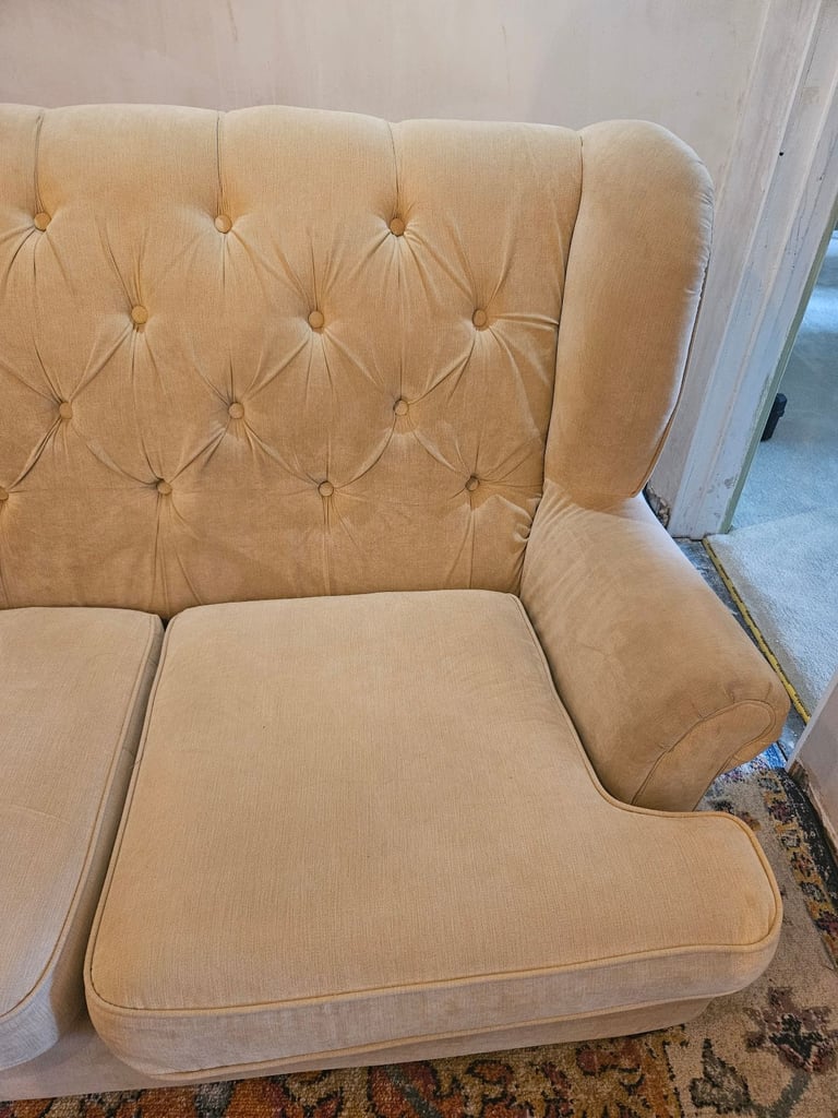 Cream Sofa - free to collect
