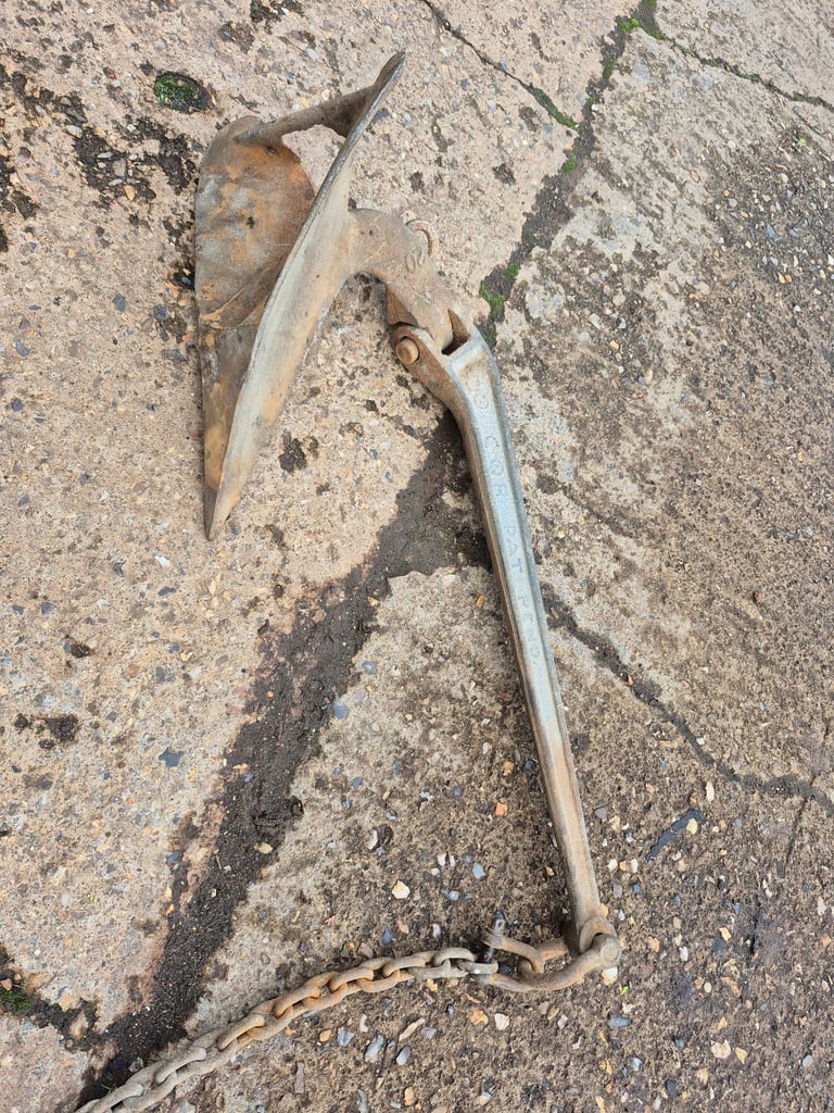 Forged anchor with 270ft of chain