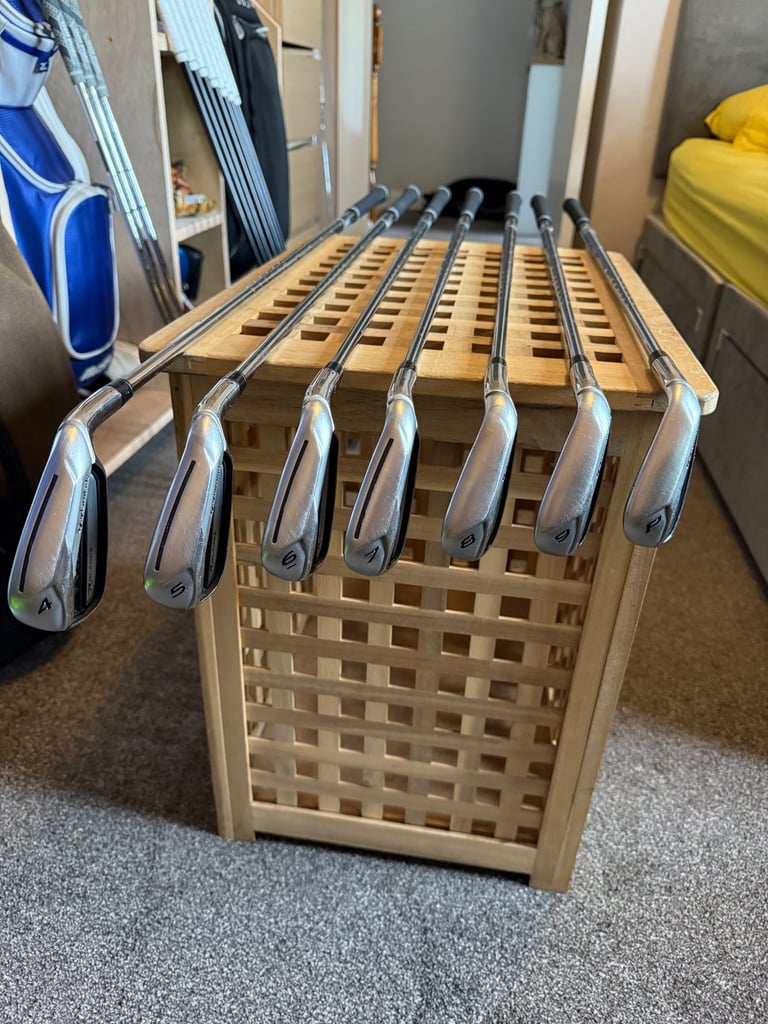 *PENDING* Taylormade rocketbladez irons set stiff shaft 4-PW