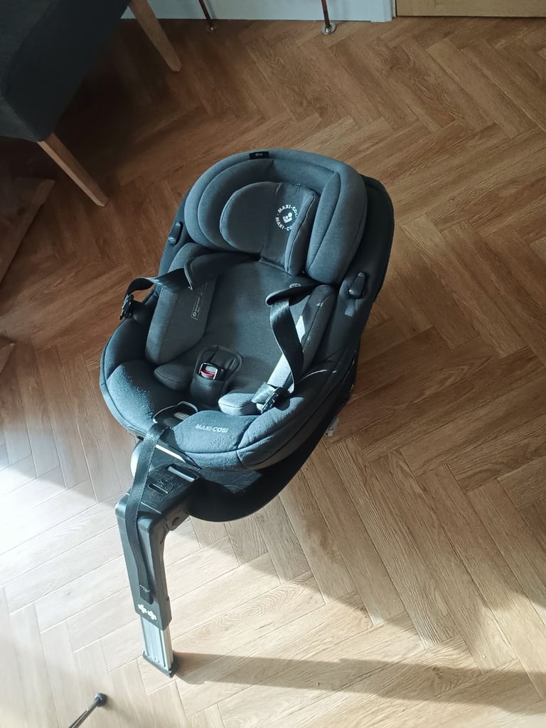 Maxi Cosi Mica car seat and isofix