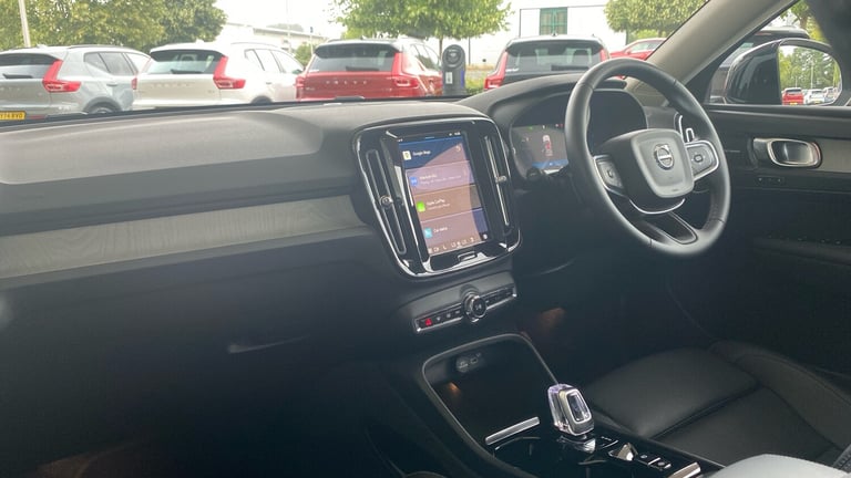 2024 Volvo XC40 2.0 B3P Ultra Dark 5dr Auto ESTATE PETROL Automatic