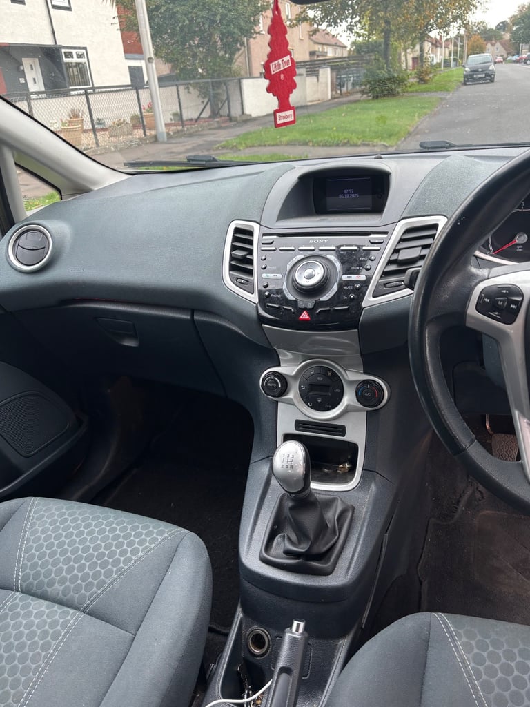 Ford, FIESTA, Hatchback, 2011, Manual, 1560 (cc), 5 doors