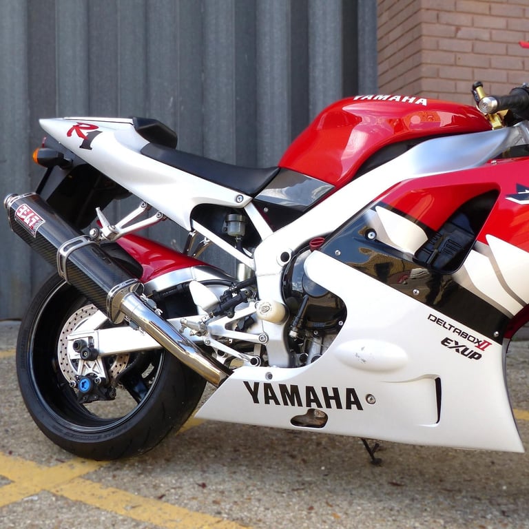 2000 Yamaha YZF-R1 – Increasingly Rare, Superb Condition, Only 13,239 Miles