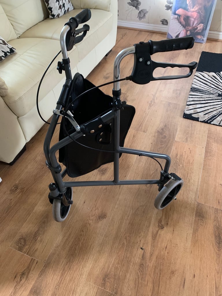 Medical walker 3 wheeler 