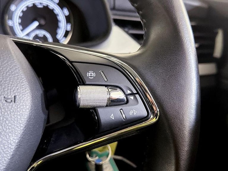 2022 Skoda Scala 1.0 TSI SE Technology Euro 6 (s/s) 5dr Manual Hatchback Petrol Manual