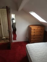 1 BEDROOM IN 6 BED STUDENTS HOUSE IN THE BROVE UPLANDS 
