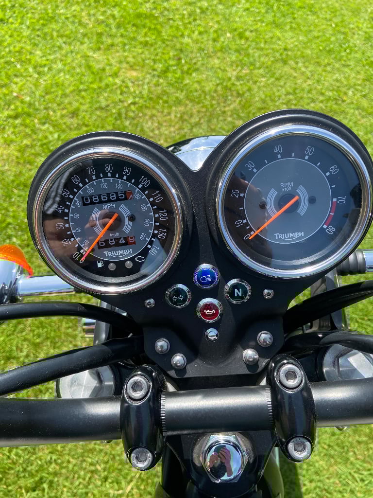 Triumph, BONNEVILLE, 2009, 865 (cc)