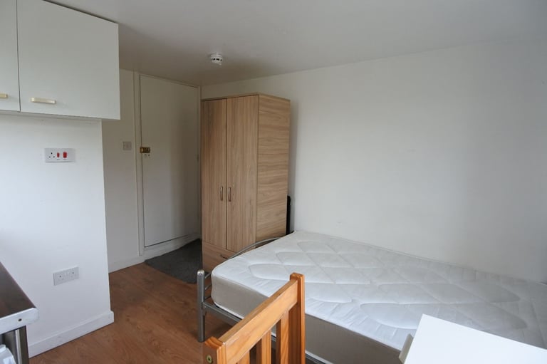 *INC ALL BILLS* Modern compact studio flat to rent in Willesden Green