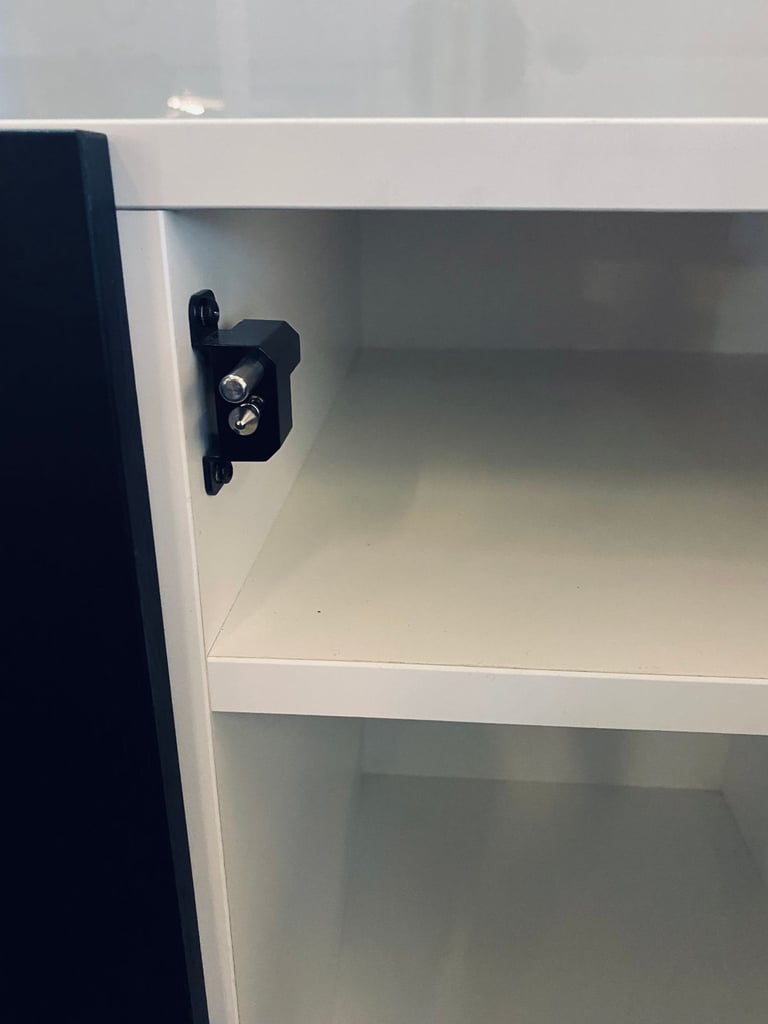 5x £700 each Black-White Storage lockers Smart Wireless Remote Keyless Electronic Access