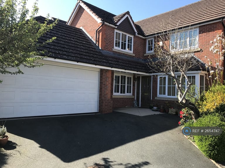 4 bedroom house in Mere Court, Winsford, CW7 (4 bed) (#2654747)