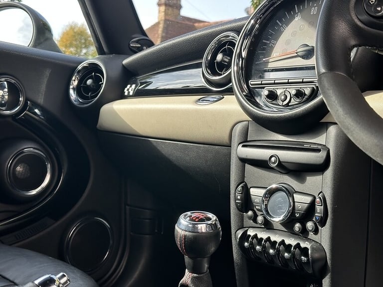 2011 MINI Hatch John Cooper Works Hatchback Petrol Manual