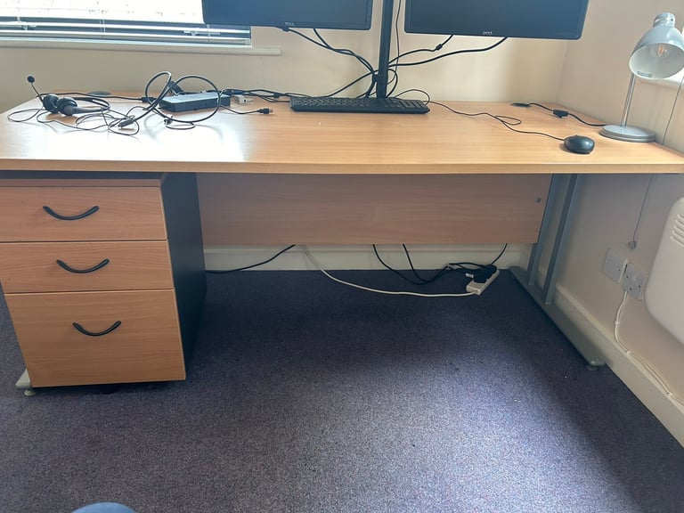 A desk for Sale in Mansfield, Nottinghamshire | Office Furniture | Gumtree