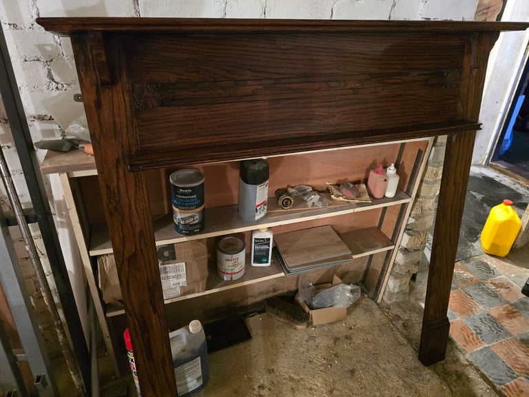 Fireplace mantel & surround 