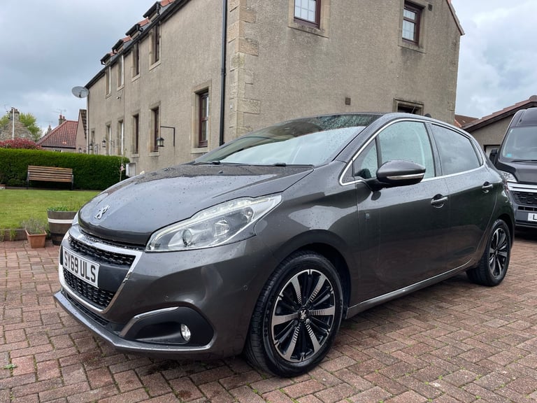 Peugeot, 208, Hatchback, 2019, Manual, 1199 (cc), 5 doors
