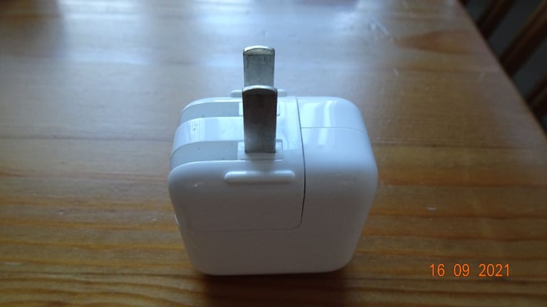 Genuine Official Apple USA MacBook iPad iPhone Mains Plug 2 Pin Adapter and power block.