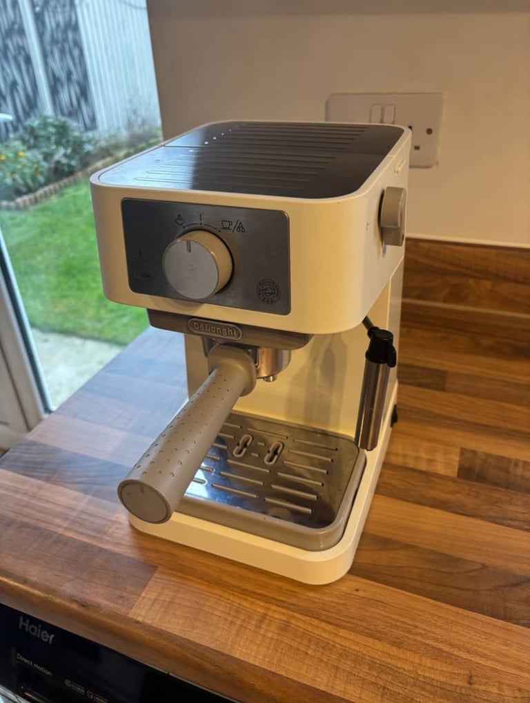 image for De'Longhi Espresso Coffee Machine