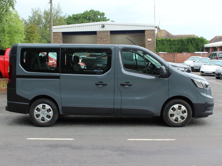 2023 Renault Trafic 2.0 dCi 28 Business Minibus Double Cab 5dr Diesel Manual